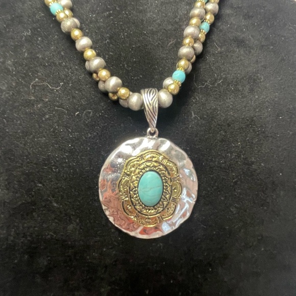 Double strand silver & turquoise colored bead necklace with medallion & earrings - Picture 3 of 7